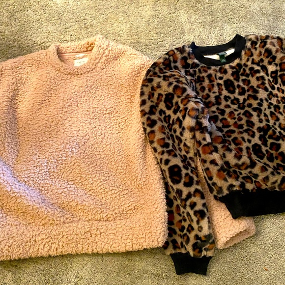 💥bundle 2 Sherpa womans sweaters size s/xs - Picture 1 of 3